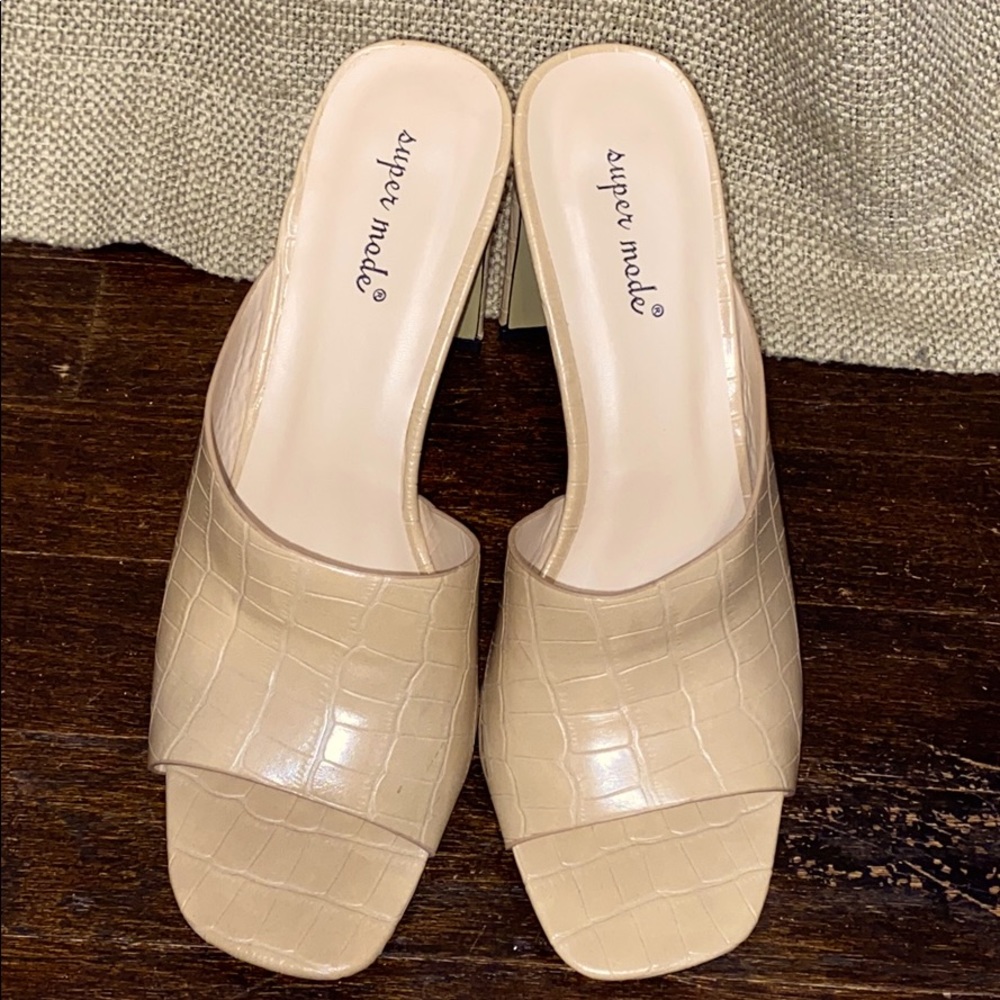 Super Node Cute Nude Leather Pattern Slip In Shoe - image 2